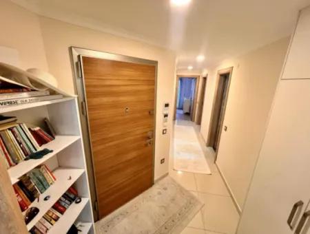 Marmaris Merkezinde Muhteşem Lokasyonda  Satılık Harika Bir Daire 2 Oda 1 Salon 110M2 Bahçeli Denize 300 Metre