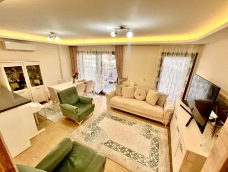 Marmaris Merkezinde Muhteşem Lokasyonda  Satılık Harika Bir Daire 2 Oda 1 Salon 110M2 Bahçeli Denize 300 Metre