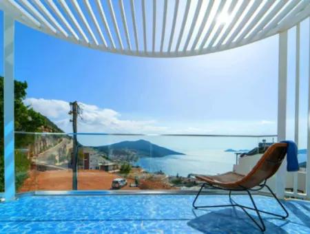 Kalkan,Da Muhteşem Deniz Manzaralı Yüzme Havuzu Mevcut Müstakil Satılık Villa Özel Yapım Bir Villa