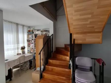 Armutalan Mahallesi Satılık 3÷1 Müstakil Tripleks Ev